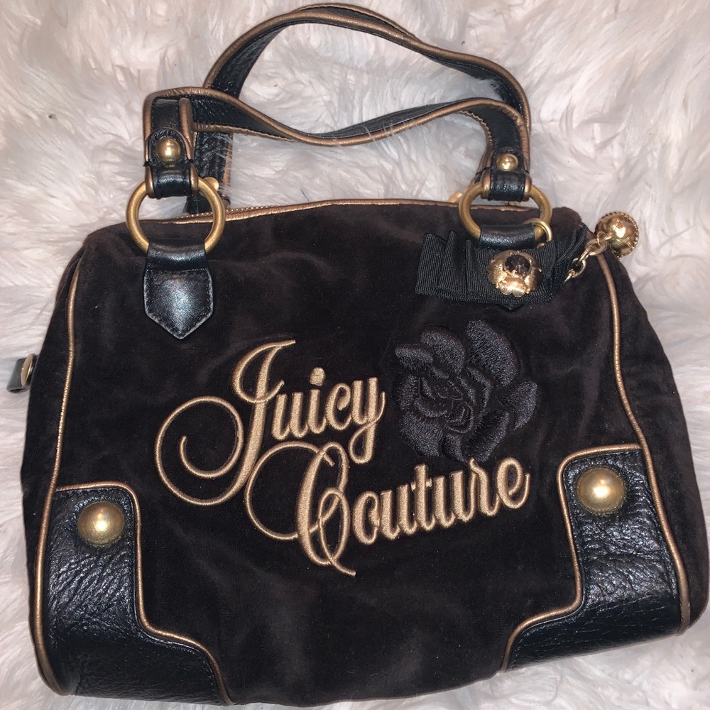 Lining more worn, rest of the purse in same condition as when purchased.